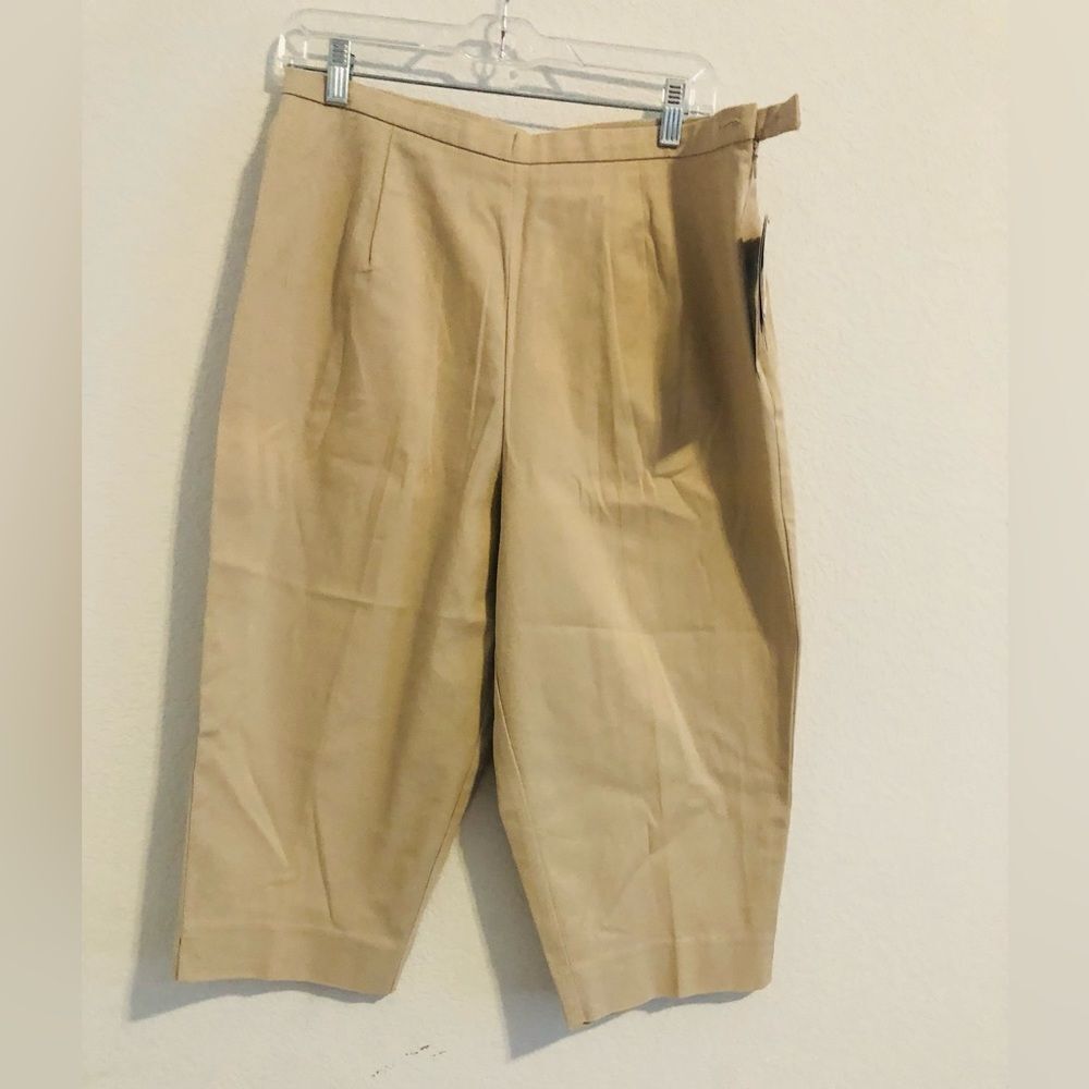 Briggs New York Capri beige women’s pants size 14 97% cotton